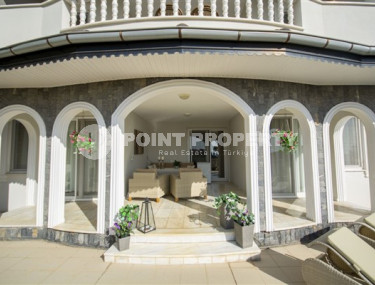 Фешенебельная частная вилла с четырьмя спальнями, 350м², на склоне гор Торос в районе Алании - Тепе-id-2773-фото-3