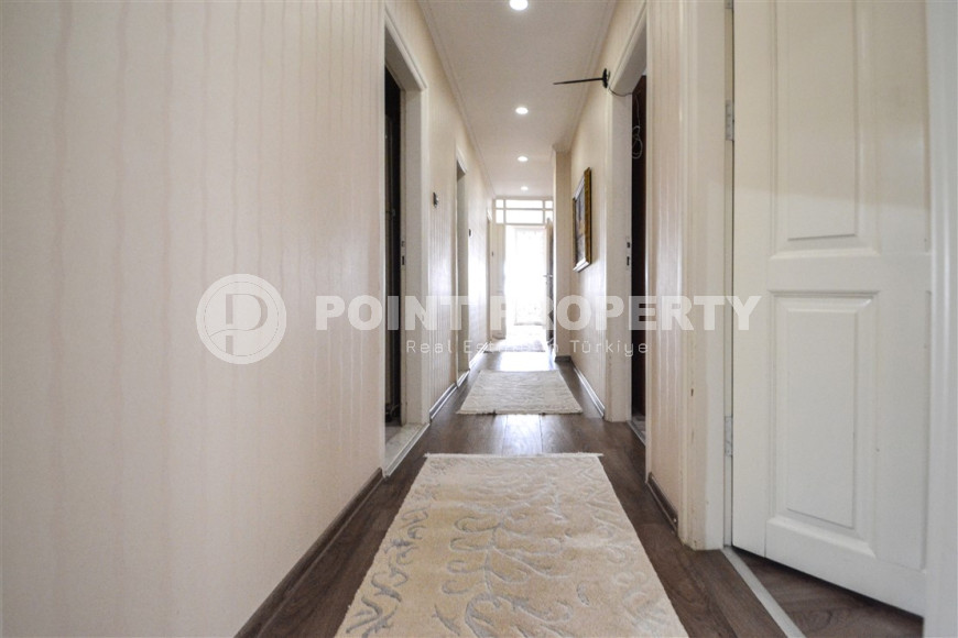 Шикарные и просторные меблированные четырехкомнатные апартаменты 3+1 площадью 260 м2 в жилом комплексе в самом центре Аланьи, в 900 метрах от моря-id-1243-фото-32