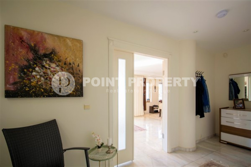 Фешенебельная частная вилла с четырьмя спальнями, 350м², на склоне гор Торос в районе Алании - Тепе-id-2773-фото-24