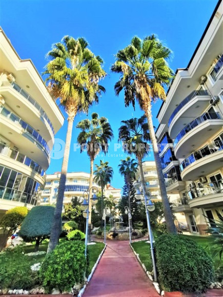 Cozy three-room apartment, 110m², in a comfortable residence 800m from the sea in Oba, Alanya-id-2778-photo-3