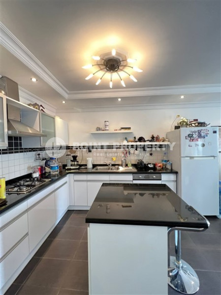 Cozy three-room apartment, 110m², in a comfortable residence 800m from the sea in Oba, Alanya-id-2778-photo-7