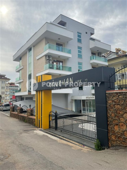 Two bedroom apartment, 150m², with separate kitchen in a complex with a swimming pool in Lower Oba, Alanya-id-2779-photo-3