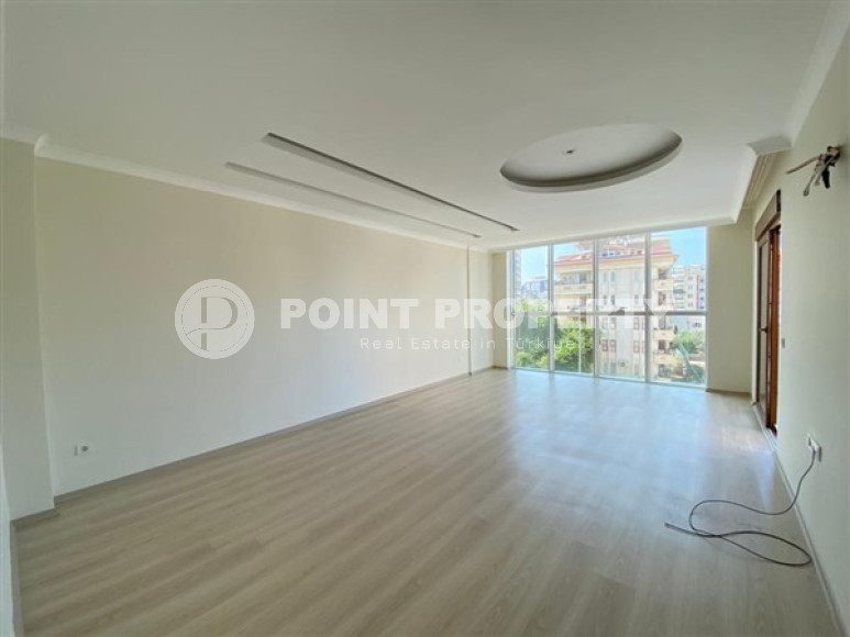 Two bedroom apartment, 150m², with separate kitchen in a complex with a swimming pool in Lower Oba, Alanya-id-2779-photo-6