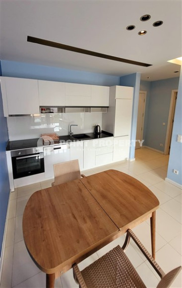 Elegant and small two-room apartment in the lower Oba area, Alanya, 150 meters from the sea, in a five-story complex with 24-hour security-id-2784-photo-6