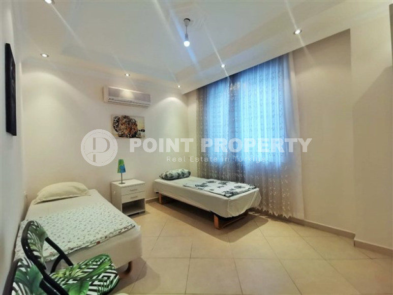 Colorful five-room duplex, 195 m2, 450 meters from the sea, Oba district, Alanya-id-2787-photo-8