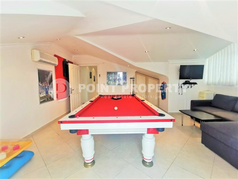 Colorful five-room duplex, 195 m2, 450 meters from the sea, Oba district, Alanya-id-2787-photo-16