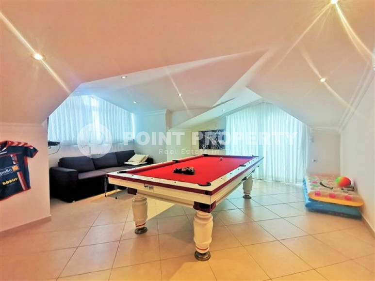 Colorful five-room duplex, 195 m2, 450 meters from the sea, Oba district, Alanya-id-2787-photo-17