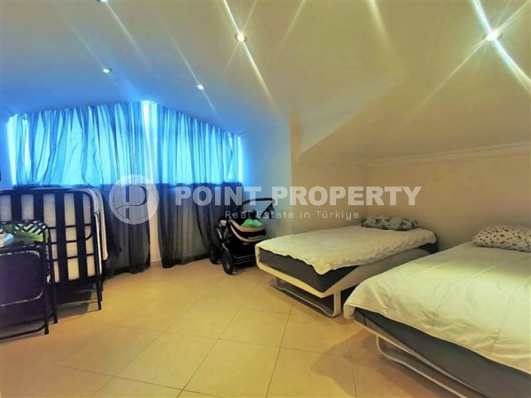 Colorful five-room duplex, 195 m2, 450 meters from the sea, Oba district, Alanya-id-2787-photo-18