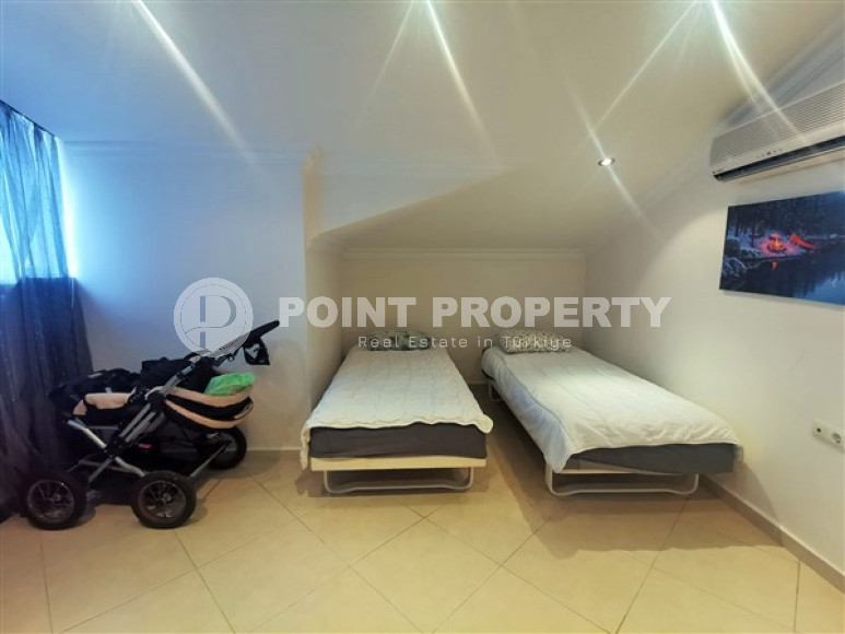 Colorful five-room duplex, 195 m2, 450 meters from the sea, Oba district, Alanya-id-2787-photo-19