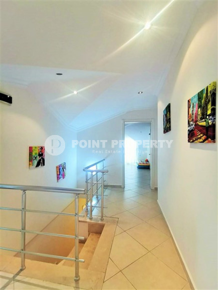 Colorful five-room duplex, 195 m2, 450 meters from the sea, Oba district, Alanya-id-2787-photo-20