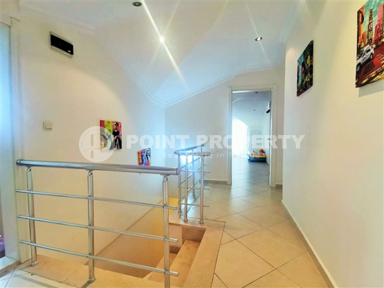 Colorful five-room duplex, 195 m2, 450 meters from the sea, Oba district, Alanya-id-2787-photo-22
