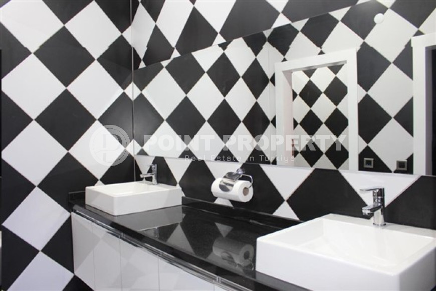 View five-room penthouse 4+1, for Turkish citizenship, 50 meters from the sea-id-2798-photo-10