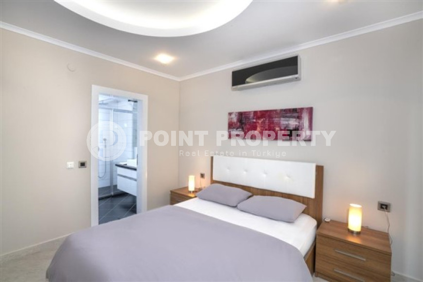 View five-room penthouse 4+1, for Turkish citizenship, 50 meters from the sea-id-2798-photo-15