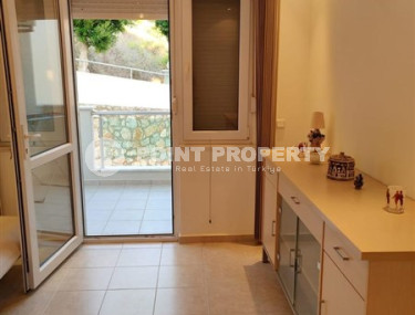 Видовая квартира  2+1, в малоэтажной комфортабельной резиденции, центр Аланьи, в 500 метрах от моря-id-2800-фото-5