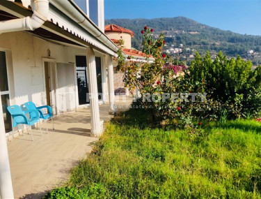 Просторная 3+1 вилла 200 м2, с участком земли 400 м2, в центре Аланьи, район Бекташ-id-2801-фото-3