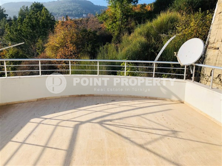 Просторная 3+1 вилла 200 м2, с участком земли 400 м2, в центре Аланьи, район Бекташ-id-2801-фото-9