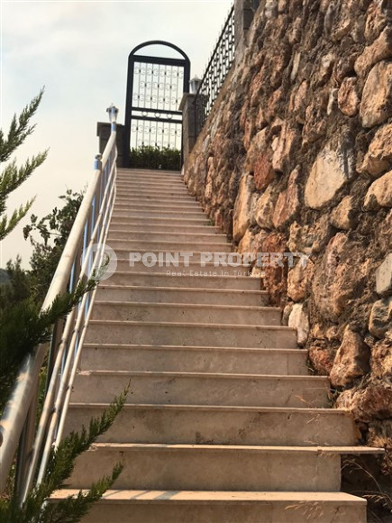 Просторная 3+1 вилла 200 м2, с участком земли 400 м2, в центре Аланьи, район Бекташ-id-2801-фото-24