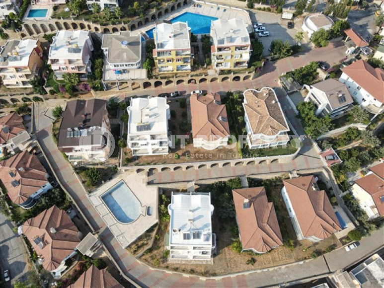 Изысканный четырёхкомнатный дуплекс, в районе Аланьи, Бекташ, площадью 240 м2 и 2011 года постройки-id-2813-фото-3