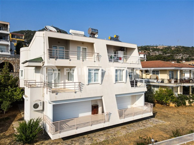 Изысканный четырёхкомнатный дуплекс, в районе Аланьи, Бекташ, площадью 240 м2 и 2011 года постройки-id-2813-фото-6