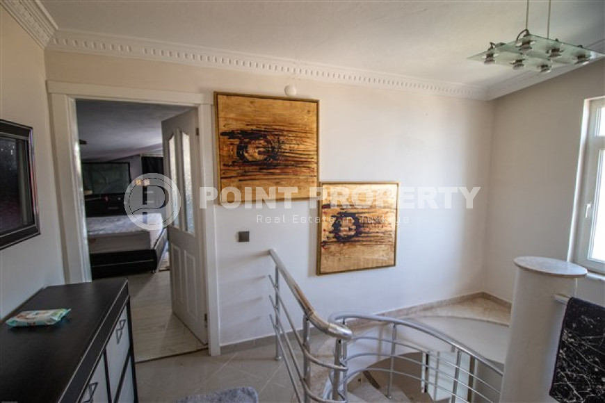 Изысканный четырёхкомнатный дуплекс, в районе Аланьи, Бекташ, площадью 240 м2 и 2011 года постройки-id-2813-фото-19