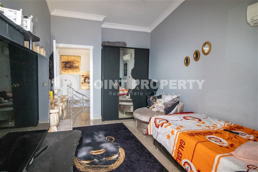 Изысканный четырёхкомнатный дуплекс, в районе Аланьи, Бекташ, площадью 240 м2 и 2011 года постройки-id-2813-фото-28