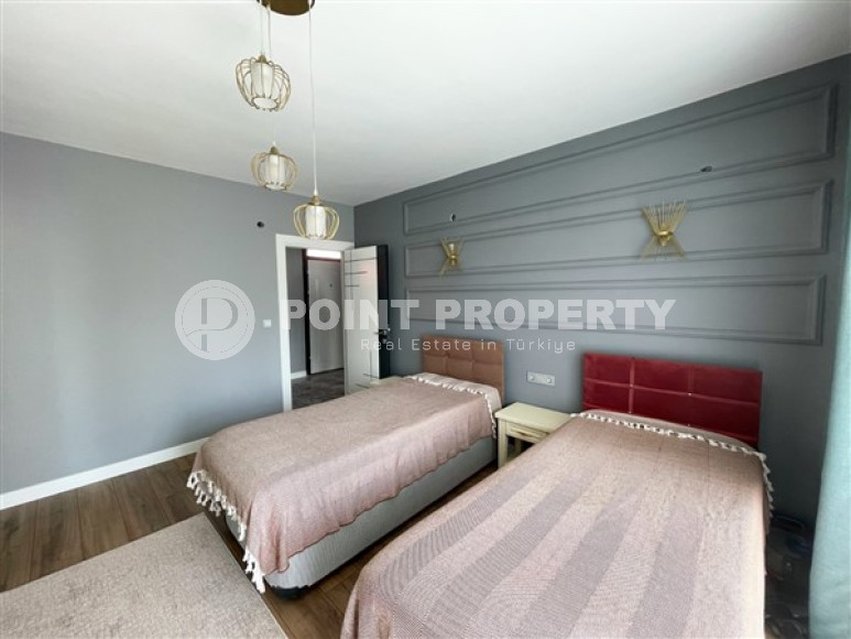 Современная трехэтажная вилла 3+1 с личным бассейном и гаражом, 210 м², в районе Оба, Аланья-id-2815-фото-12