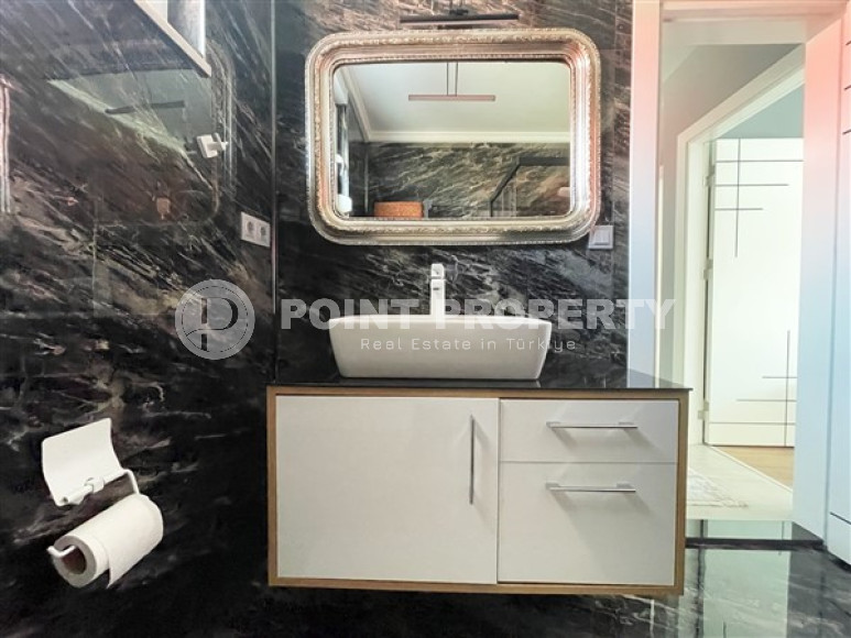 Современная трехэтажная вилла 3+1 с личным бассейном и гаражом, 210 м², в районе Оба, Аланья-id-2815-фото-13