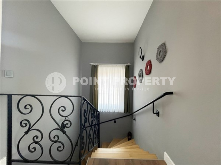 Современная трехэтажная вилла 3+1 с личным бассейном и гаражом, 210 м², в районе Оба, Аланья-id-2815-фото-17