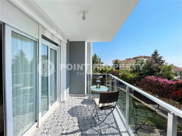 Современная трехэтажная вилла 3+1 с личным бассейном и гаражом, 210 м², в районе Оба, Аланья-id-2815-фото-20