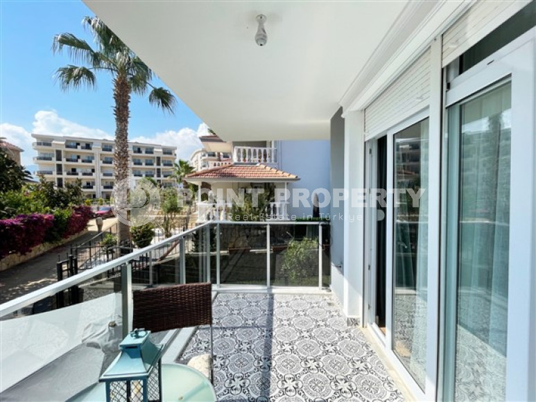 Современная трехэтажная вилла 3+1 с личным бассейном и гаражом, 210 м², в районе Оба, Аланья-id-2815-фото-22