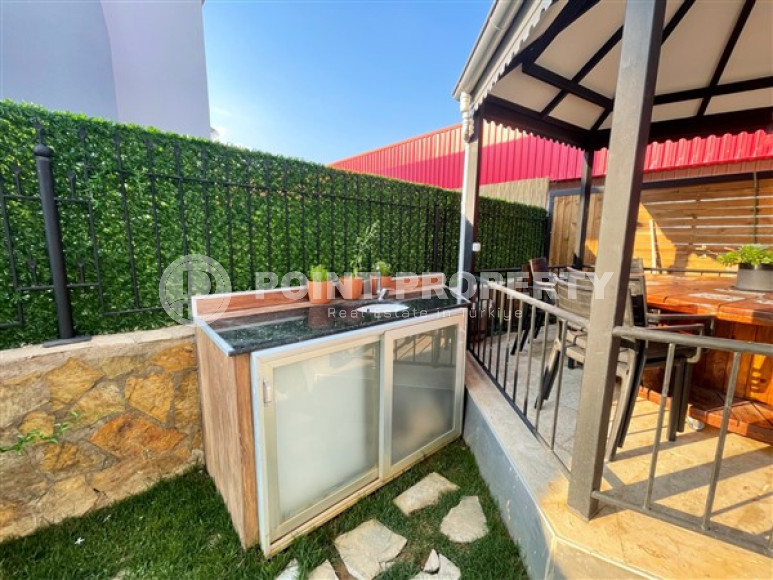 Современная трехэтажная вилла 3+1 с личным бассейном и гаражом, 210 м², в районе Оба, Аланья-id-2815-фото-28