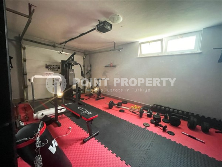 Современная трехэтажная вилла 3+1 с личным бассейном и гаражом, 210 м², в районе Оба, Аланья-id-2815-фото-33