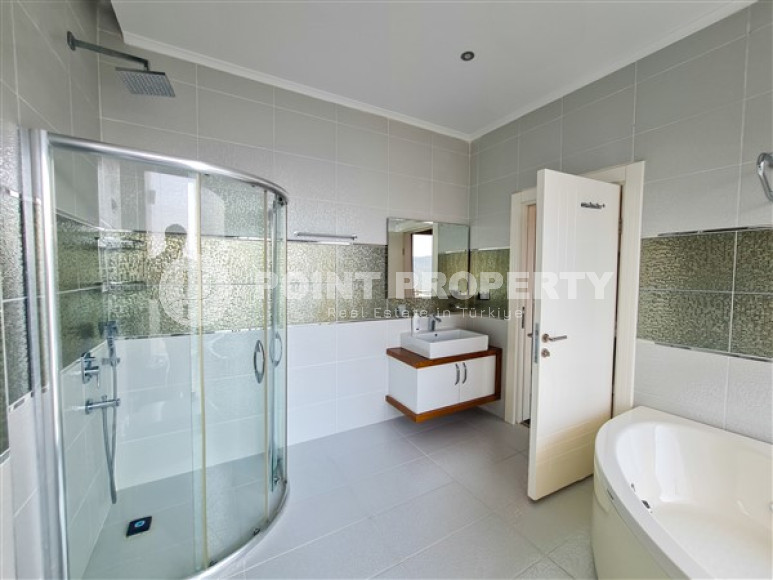 Элитная вилла 8+1 с роскошным дизайнерским интерьером, Каргыджак, Аланья, с участком земли 1400 м2-id-2821-фото-39