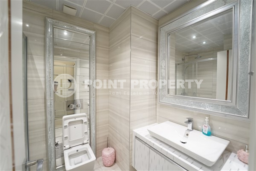 Views and fabulous two-room apartment 60 m2, in Mahmutlar, in a residence on the first line of the sea-id-2826-photo-9