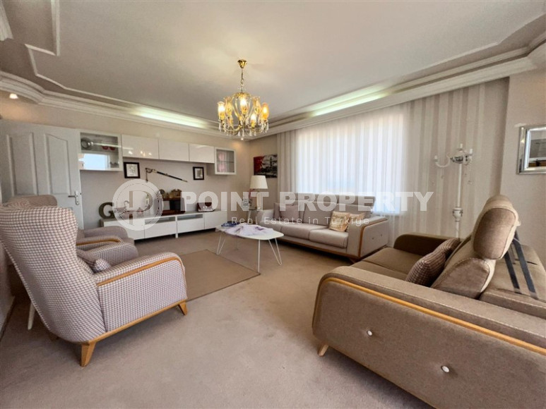 Apartments on the first coastline. Spacious three-room apartment with 2+1 layout, 145m2 in Alanya, in the popular Mahmutlar area with an excellent location. 50 m to the sea.-id-1252-photo-3