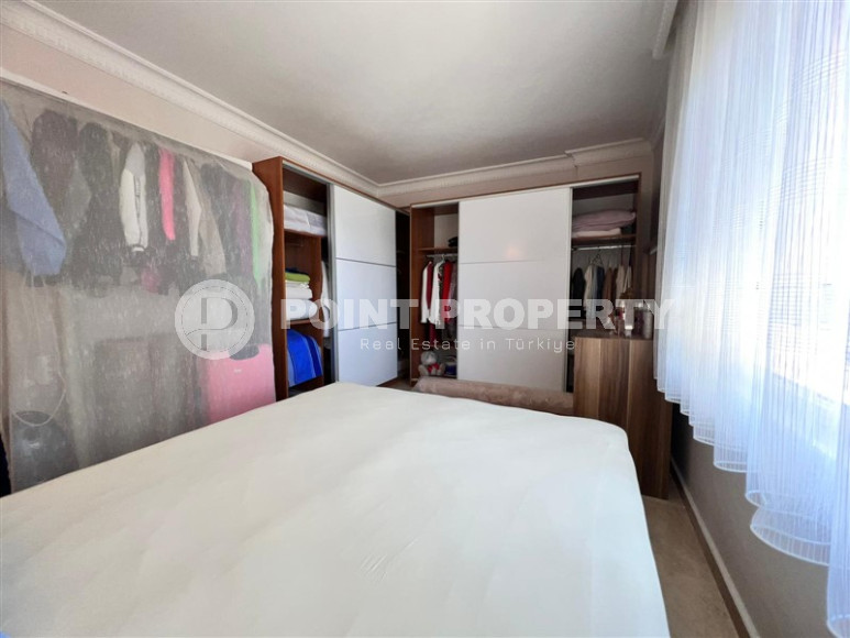 Apartments on the first coastline. Spacious three-room apartment with 2+1 layout, 145m2 in Alanya, in the popular Mahmutlar area with an excellent location. 50 m to the sea.-id-1252-photo-11