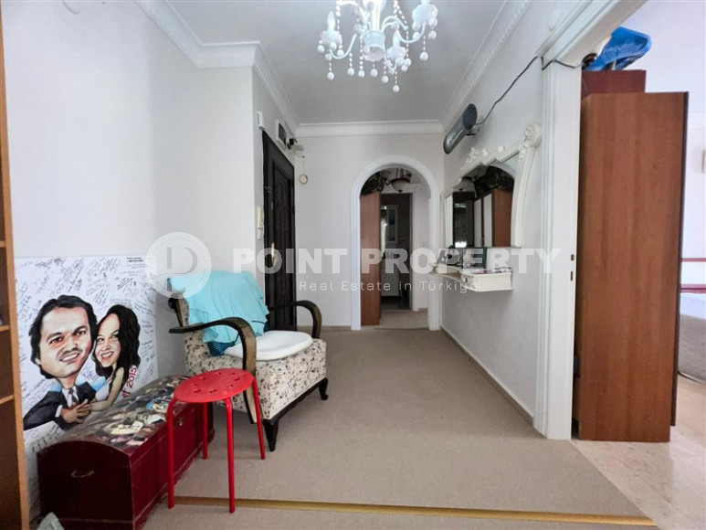 Apartments on the first coastline. Spacious three-room apartment with 2+1 layout, 145m2 in Alanya, in the popular Mahmutlar area with an excellent location. 50 m to the sea.-id-1252-photo-12