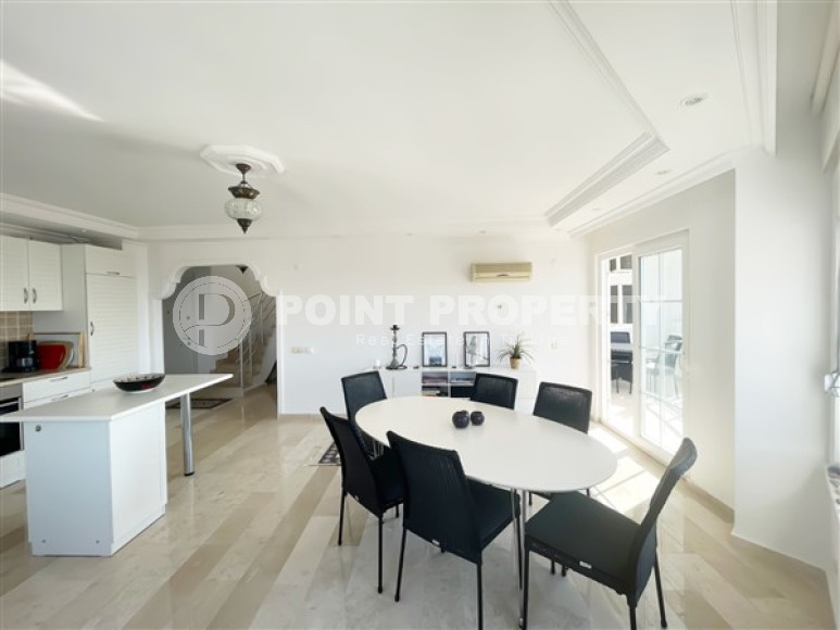 Видовой пятикомнатный дуплекс 240 м2 с двумя балконами и террасой с обзором на море и горы, Тосмур, Аланья-id-2842-фото-18