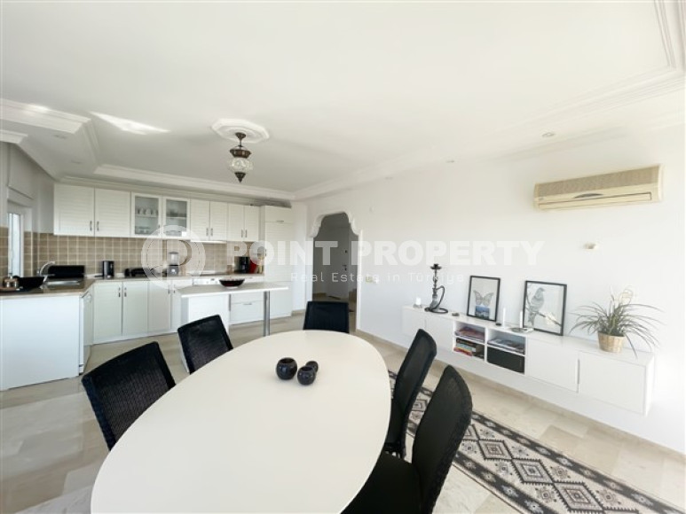 Видовой пятикомнатный дуплекс 240 м2 с двумя балконами и террасой с обзором на море и горы, Тосмур, Аланья-id-2842-фото-25