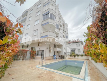 Comfortable three-room apartment 75 m2, 50 meters from the sea, Alanya center-id-2843-photo-1