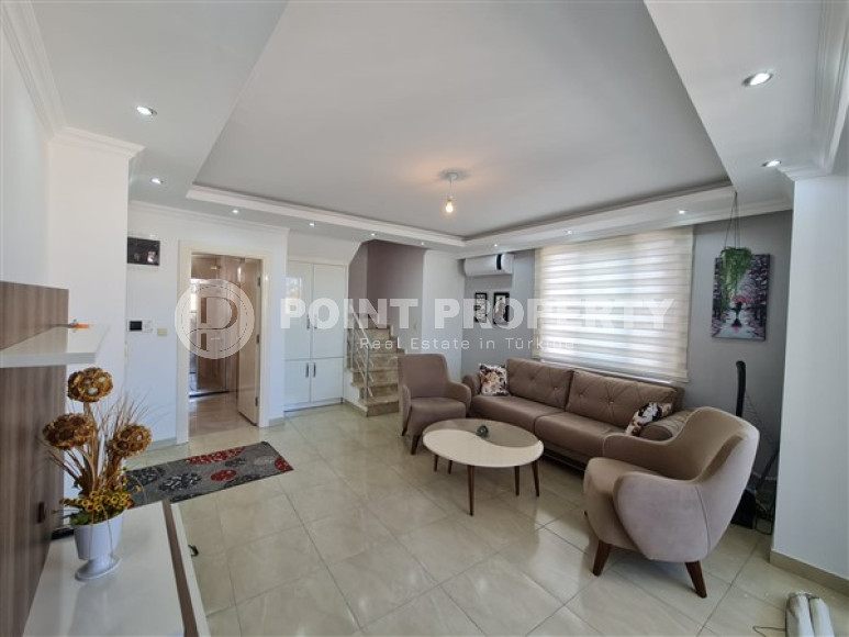 Excellent two-level 2+1 apartment with furniture, 250 meters from Cleopatra Beach, Alanya-id-2849-photo-6