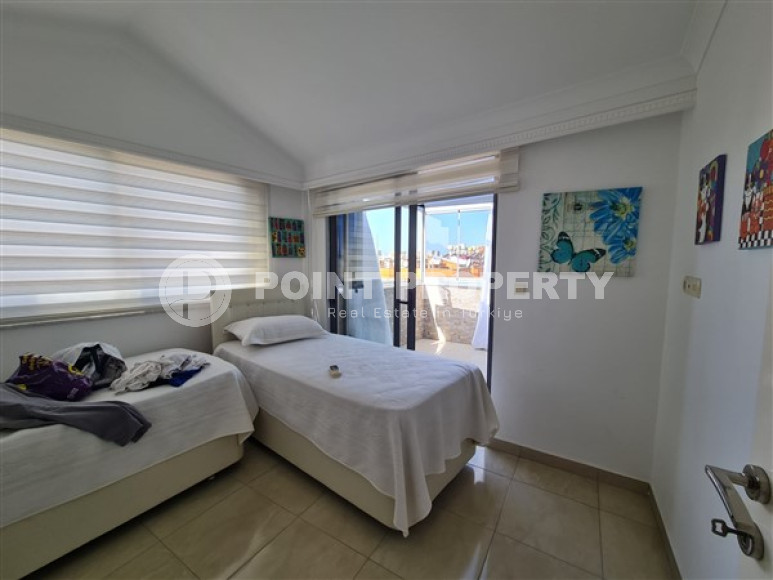Excellent two-level 2+1 apartment with furniture, 250 meters from Cleopatra Beach, Alanya-id-2849-photo-9