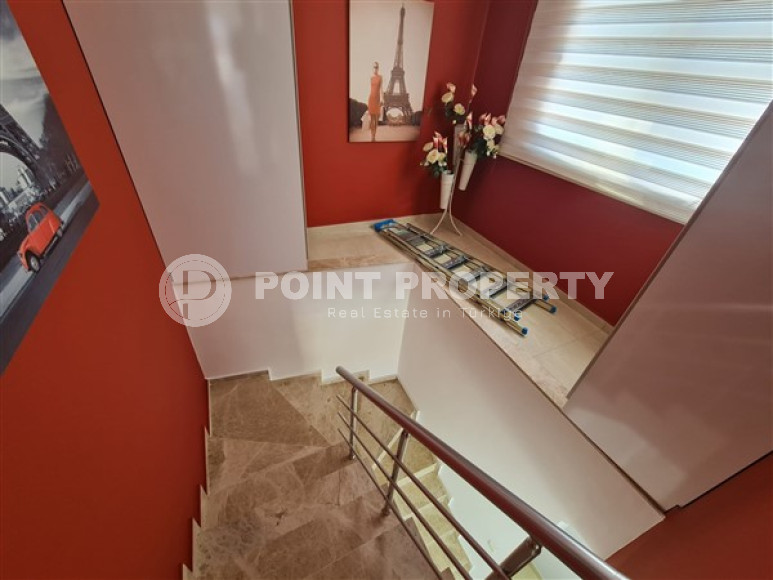 Excellent two-level 2+1 apartment with furniture, 250 meters from Cleopatra Beach, Alanya-id-2849-photo-12
