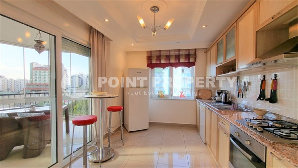 Ready-to-move-in apartment 2+1 250 meters from the sea, overlooking the park and tennis court in Oba, Alanya-id-2861-photo-2