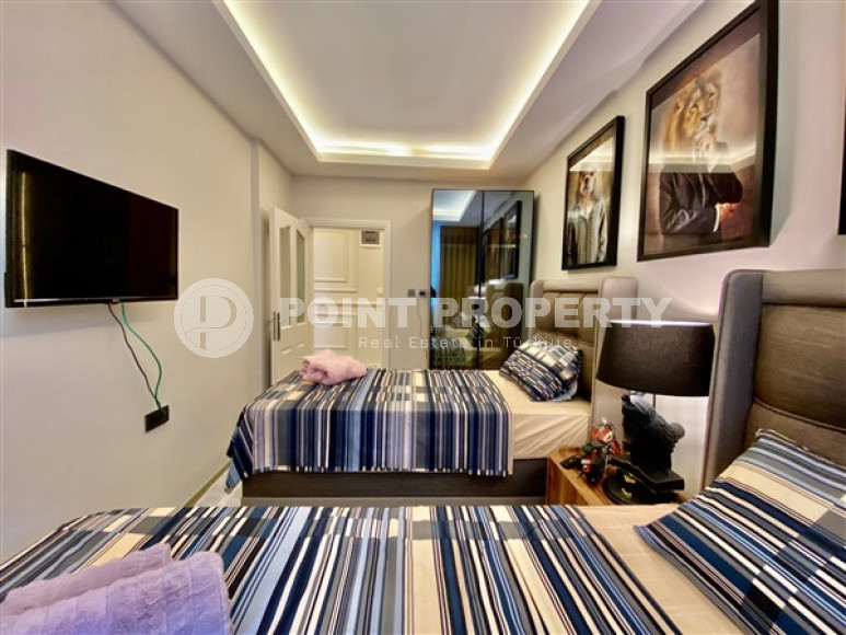 Huge 3+1, 135 m2 located in a five-story building near the central streets of Mahmutlar, Alanya-id-2862-photo-3