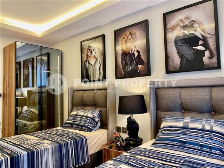 Huge 3+1, 135 m2 located in a five-story building near the central streets of Mahmutlar, Alanya-id-2862-photo-4