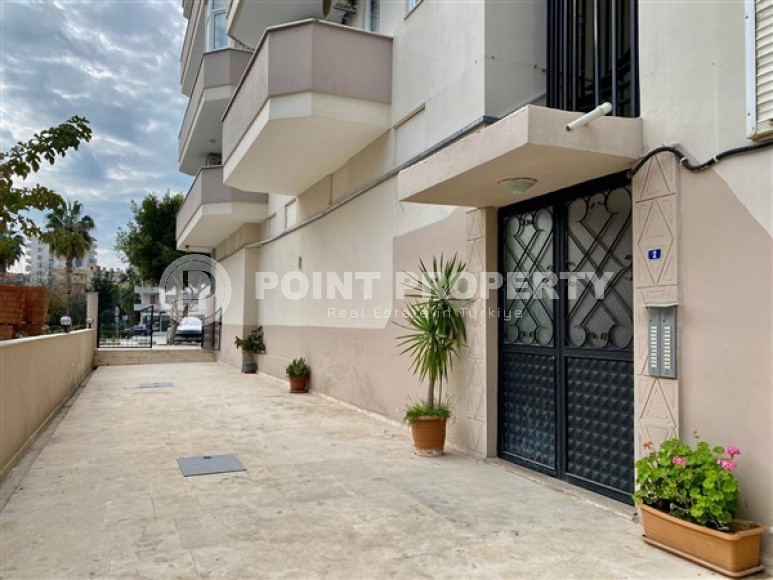 Huge 3+1, 135 m2 located in a five-story building near the central streets of Mahmutlar, Alanya-id-2862-photo-22