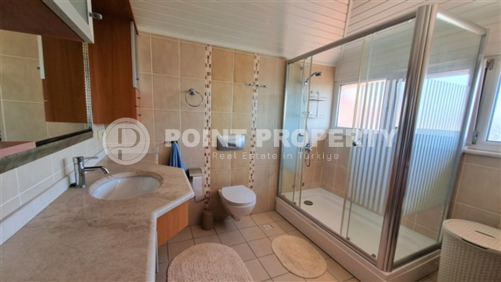 Вместительный трехкомнатный дуплекс 120 м² с выходом на крышу в уютном комплексе в районе Оба, Алания-id-2866-фото-25