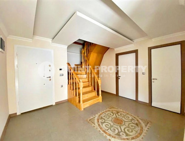 Spacious five-room duplex 240 m2, fully renovated, in a new 5-storey complex, Oba, Alanya-id-2878-photo-2