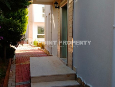 Двухэтажная просторная вилла 215 м² под гражданство, с потрясающим видом на закат и двумя бассейнами, Алания, район Бекташ.-id-2879-фото-4